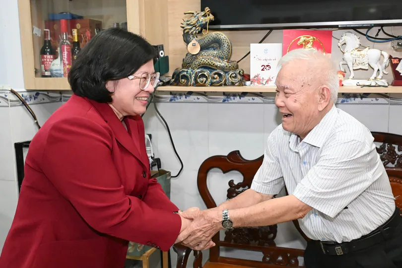 Lãnh đạo TPHCM thăm, tri ân các gia đình chính sách tiêu biểu