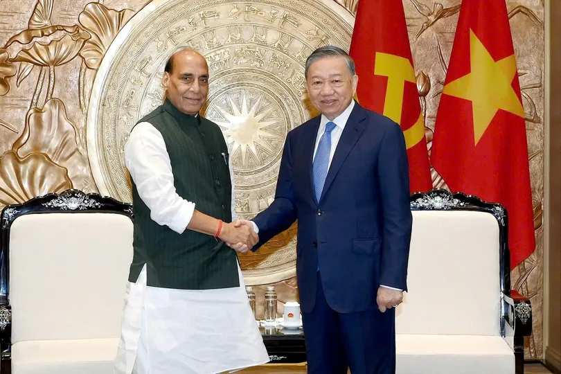 Tổng Bí thư, Chủ tịch nước Tô Lâm tiếp Bộ trưởng Quốc phòng Ấn Độ Rajnath Singh. Ảnh: VIẾT CHUNG