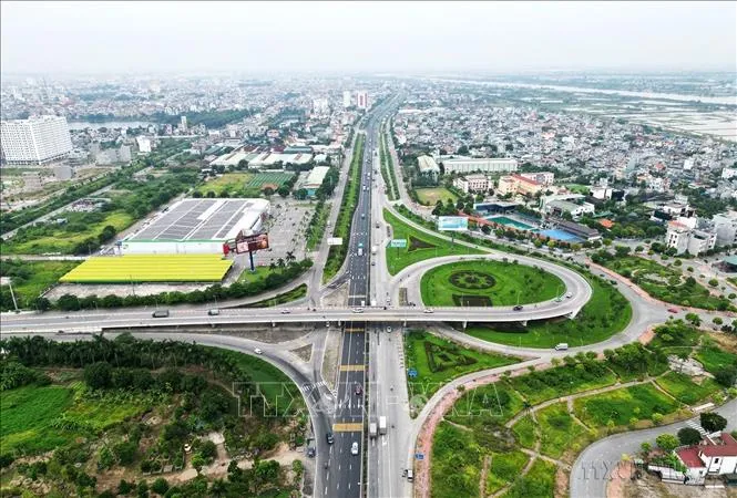 Quốc lộ 5, tuyến đường nối Thủ đô Hà Nội với các đô thị khu vực Đông Bắc. Ảnh: TTXVN