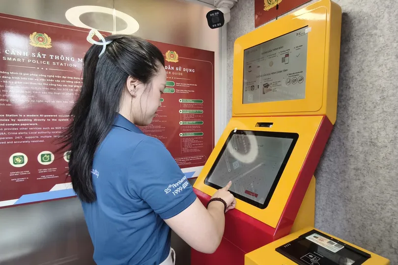 Thí điểm “Trạm cảnh sát thông minh” bên Hồ Gươm