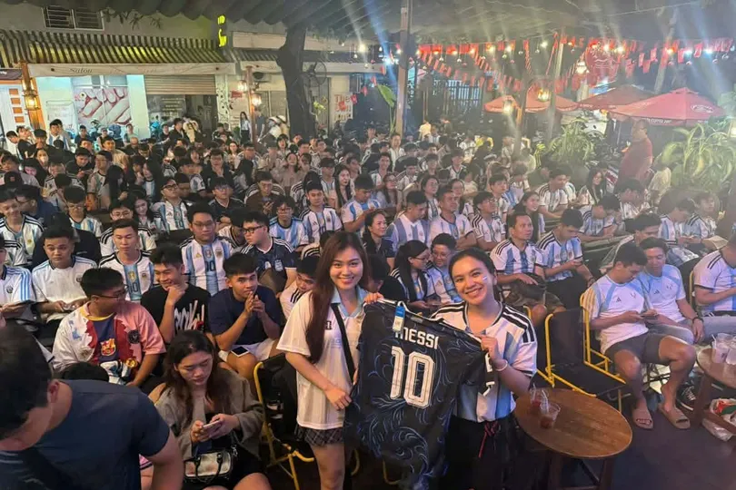 Cộng đồng fan Leo Messi tại Việt Nam trong buổi off tối 7-7