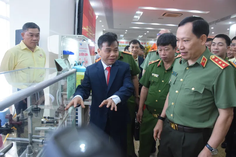 Lãnh đạo Bộ Công an đặt ra 6 nhiệm vụ với Trường Cao đẳng Kỹ nghệ II