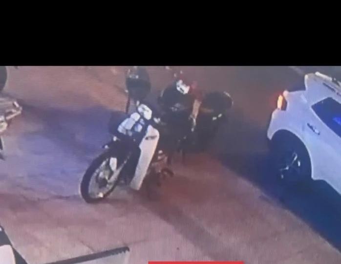 因取走ATM机遗留的1亿2800万元而被公安追寻的男子。