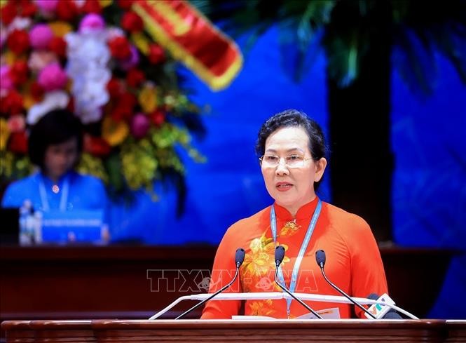 越南妇女联合会中央委员会主席黎氏水在第十四次全国妇女代表大会上发表隆重开幕讲话。图：俊英/越通社