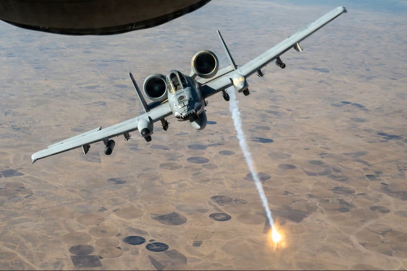 美军A-10“雷电Ⅱ”攻击机对伊朗发动的一次空袭。图：CENTCOM。