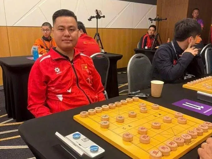 Lại Lý Huynh đã sang Trung Quốc để chuẩn bị thi đấu giải Ngũ Dương Bôi 2026 vào ngày 25-2. Ảnh: VXF