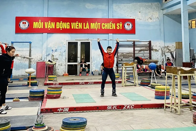 Cử tạ Việt Nam được tập trung chuẩn bị cho các hạng cân mới sẽ thi đấu ASIAD 20. Ảnh: MINH CHIẾN