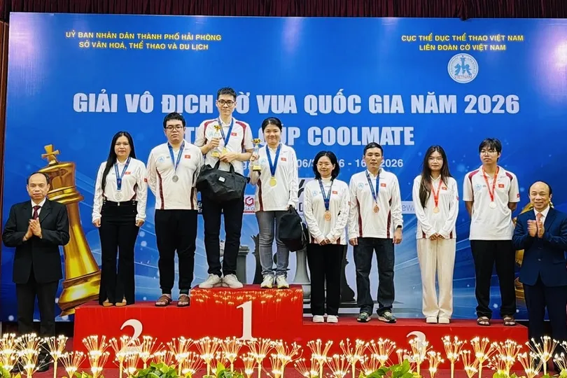 Các kỳ thủ hàng đầu cờ vua Việt Nam đang thi đấu và giành HCV tại giải vô địch quốc gia 2026. Ảnh: VCF