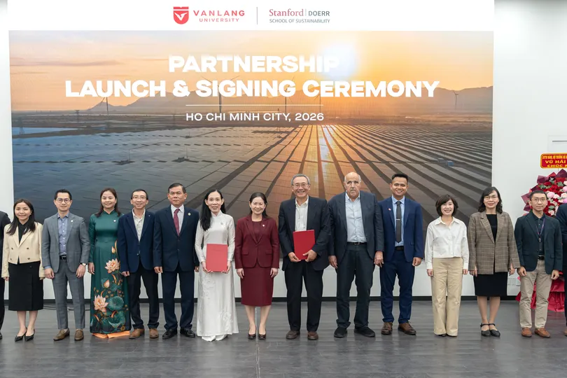 Trường ĐH Văn Lang hợp tác với Stanford Doerr nghiên cứu năng lượng sạch