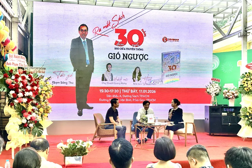 Tác giả Phạm Sông Thu và hành trình "gió ngược" để gặt hái quả ngọt 