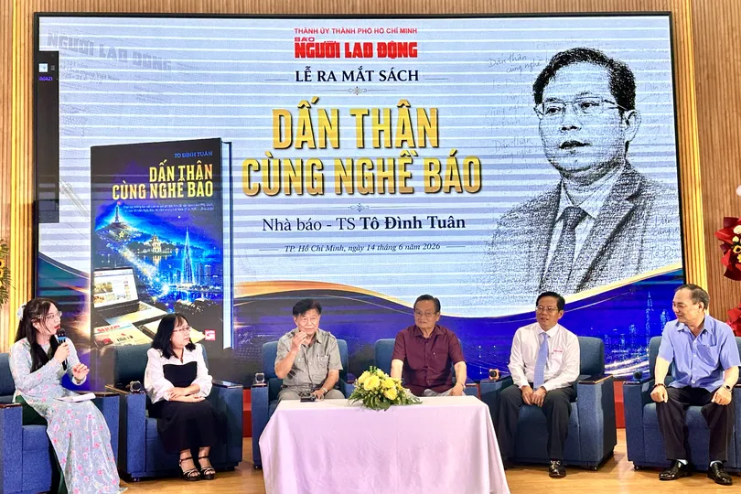 Nhà báo Tô Đình Tuân ra mắt ấn phẩm "Dấn thân cùng nghề báo"