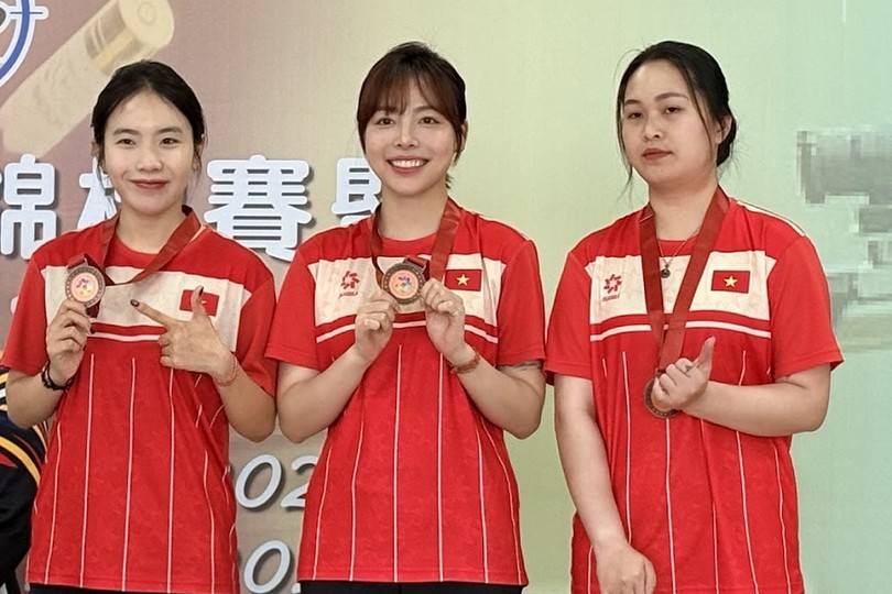 Le Thi Mong Tuyen, Phi Thanh Thao strike gold, break SEA records