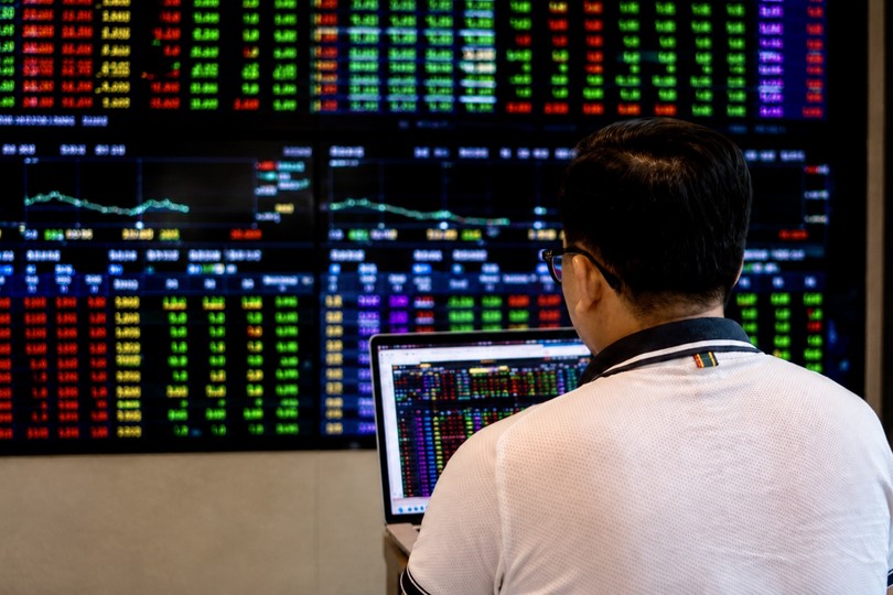 HOSE loses VND545 trillion, six companies exit billion-dollar club