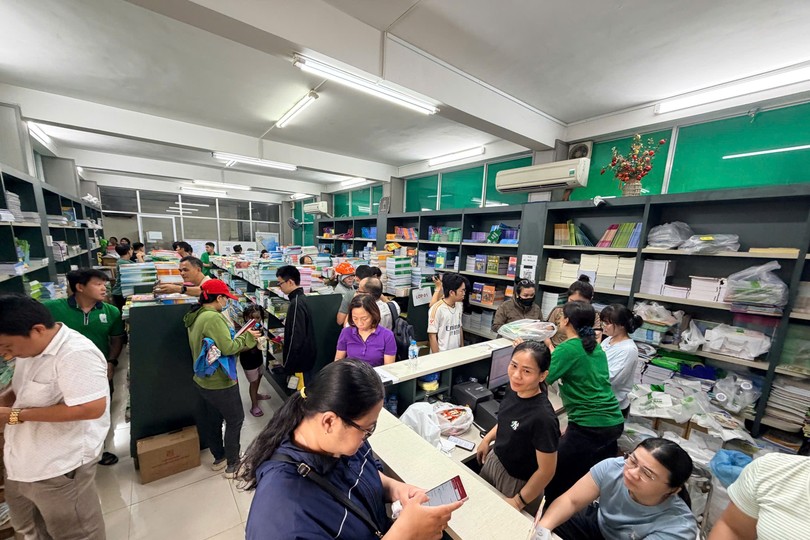 Surging demand prompts textbook restocking through September