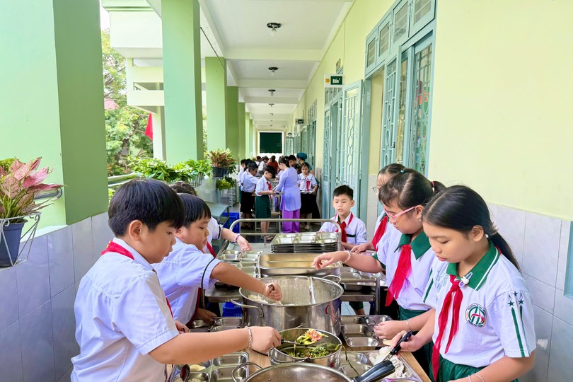 Ho Chi Minh City schools adopt flexible lunch, midday rest arrangements