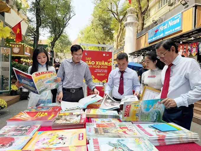 The Spring Newspaper Stall at HCMC Book Street during the 2026 Year of the Fire Horse Tet Festival (Photo: SGGP)