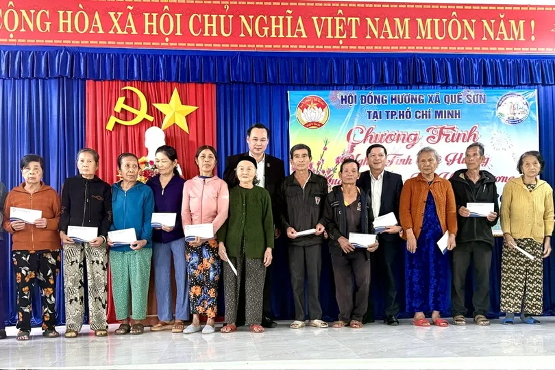 Những phần quà Tết ấm áp được gởi đến các gia đình có hoàn cảnh khó khăn khăn tại chương trình.