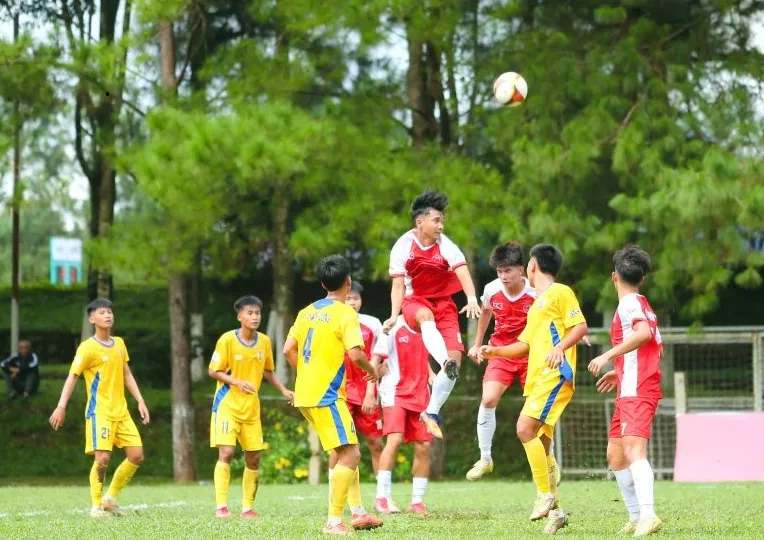 CLB TPHCM giành trọn 3 điểm trong cuộc so tài cùng SLNA.