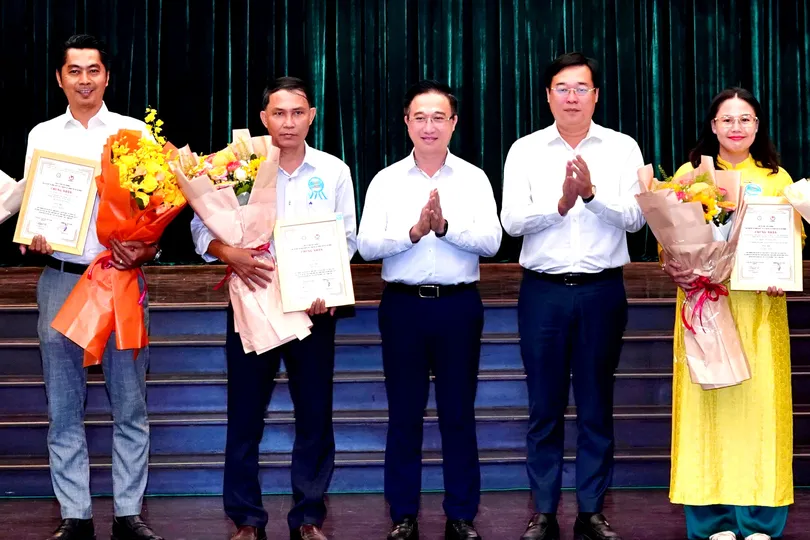 TPHCM trao 17 giải báo chí viết về Nghị quyết 57