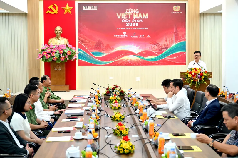 Họp báo chia sẻ thông tin về chương trình “Cùng Việt Nam tiến bước” năm 2026. Ảnh: BÁO NHÂN DÂN