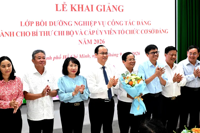 Bồi dưỡng nghiệp vụ công tác Đảng cho gần 210 bí thư chi bộ, cấp ủy viên