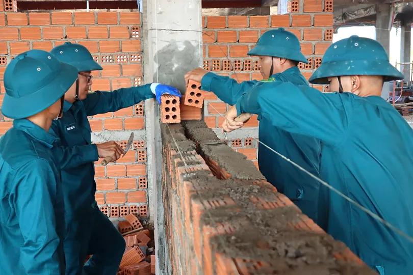 Bộ Chỉ huy quân sự tỉnh Gia Lai hỗ trợ xây dựng trường nội trú biên giới