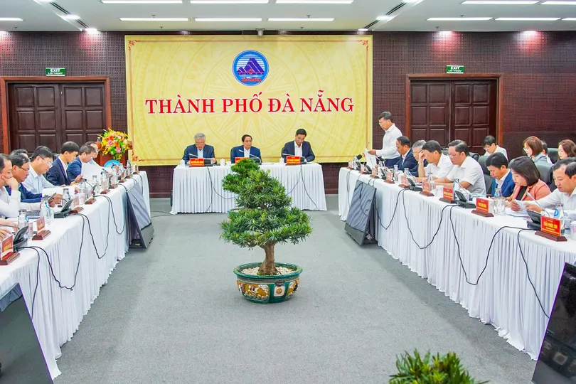 Thủ tướng Phạm Minh Chính và đoàn công tác làm việc với Ban Thường vụ Thành ủy Đà Nẵng