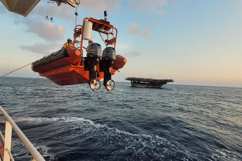 Cứu sống ngư dân đột quỵ trên vùng biển Hoàng Sa