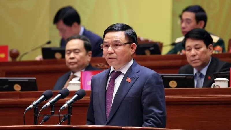 Đồng chí Lê Mạnh Hùng, Quyền Bộ trưởng Bộ Công thương trình bày tham luận tại đại hội. Ảnh: VIẾT CHUNG