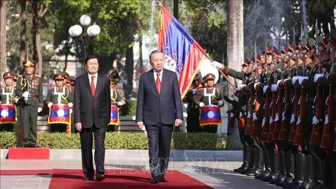 Lễ đón trọng thể Tổng Bí thư Tô Lâm tại thủ đô Vientiane, Lào