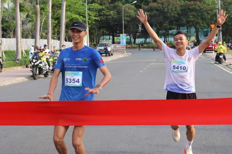 Gần 5.000 học sinh, sinh viên TPHCM chạy việt dã 