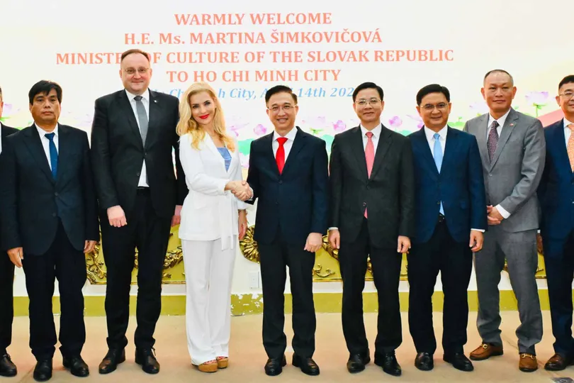 Phó Bí thư Thành ủy TPHCM Đặng Minh Thông tại buổi tiếp Bộ trưởng Bộ Văn hóa Slovakia Martina Šimkovičová. Ảnh: VIỆT DŨNG