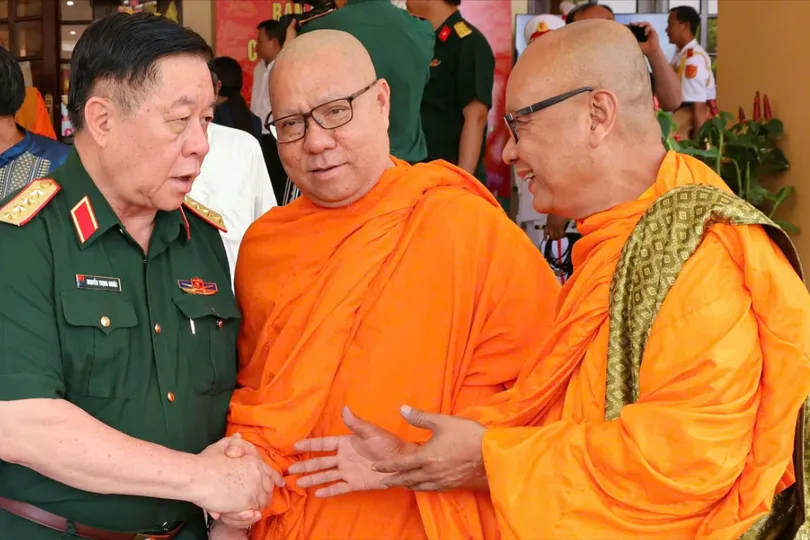 Phát huy vai trò già làng, người có uy tín, chức sắc tôn giáo tiêu biểu