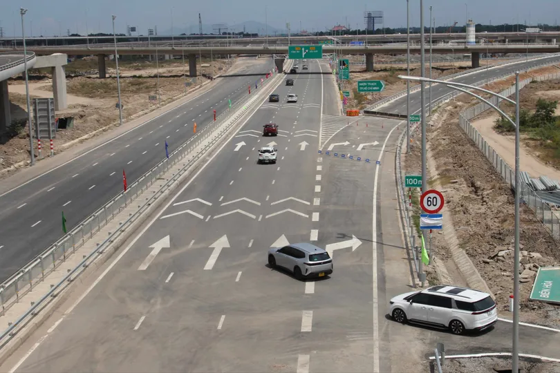 Đường cao tốc Biên Hòa - Vũng Tàu thông thoáng trong ngày đầu nghỉ lễ 30-4, 1-5