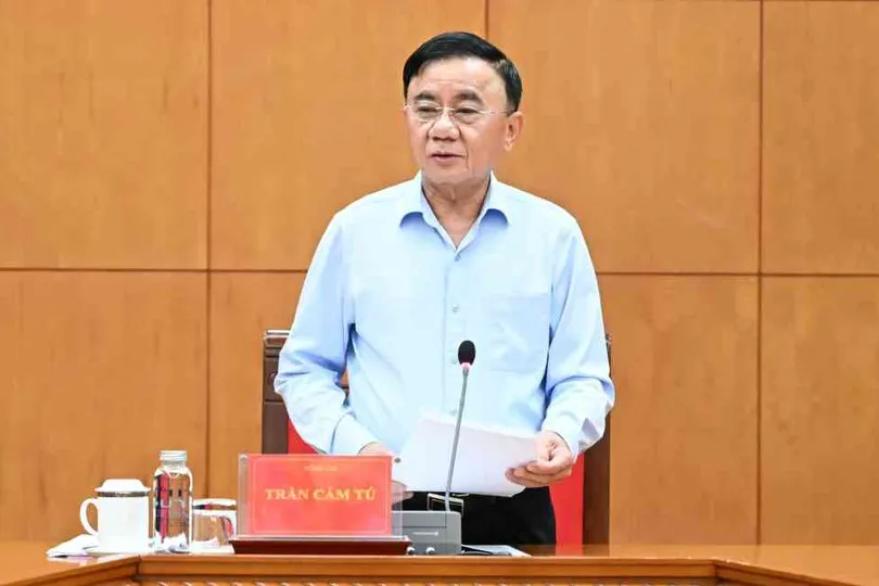 Đồng chí Trần Cẩm Tú, Ủy viên Bộ Chính trị, Thường trực Ban Bí thư phát biểu trong một phiên họp