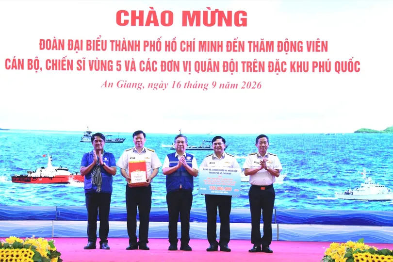 TPHCM trao tặng nhiều công trình đến cán bộ, chiến sĩ ở đặc khu Phú Quốc