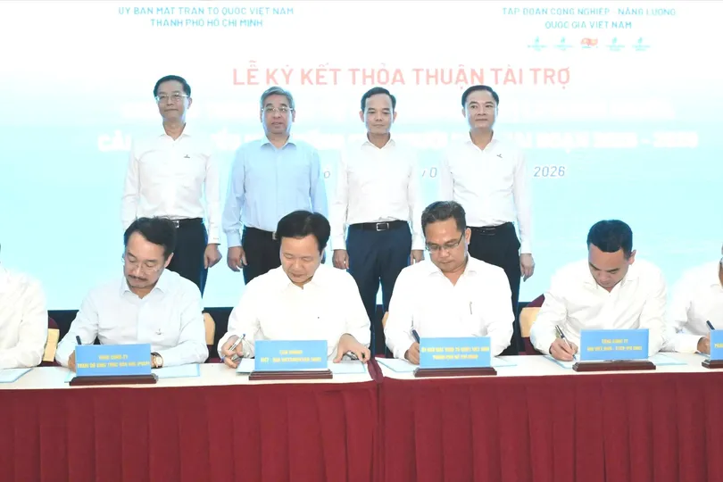 Petrovietnam ký kết tài trợ 500 tỷ đồng hỗ trợ an sinh xã hội tại TPHCM