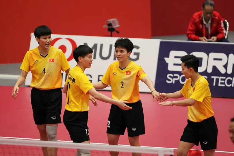 Cầu mây nội dung 4 nữ toàn thắng 3 trận vòng bảng. Ảnh: TAM NINH
