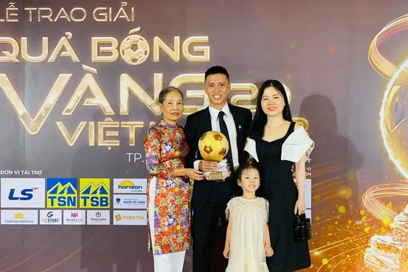 Quả bóng vàng futsal Việt Nam 2023 Phạm Đức Hòa giải nghệ 