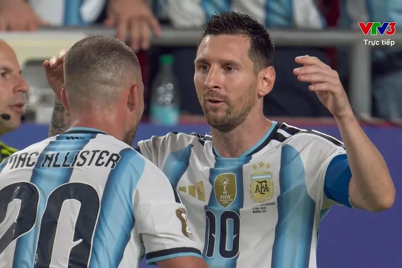 Bóng đá thế giới tri ân Lionel Messi