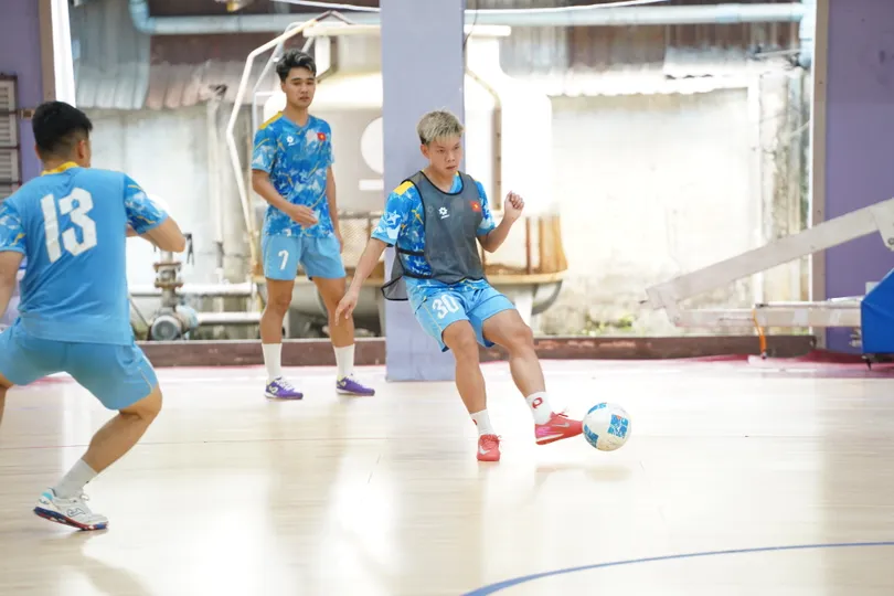 Đội tuyển futsal nam Việt Nam vẫn tiếp tục sang Kyrgyzstan và Nga tập huấn dù AIMAG 2026 bị hoãn. ẢNH: TÂM HÀ 