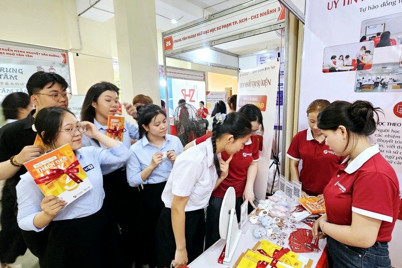 上千名大学生参加2026年人才招聘會 