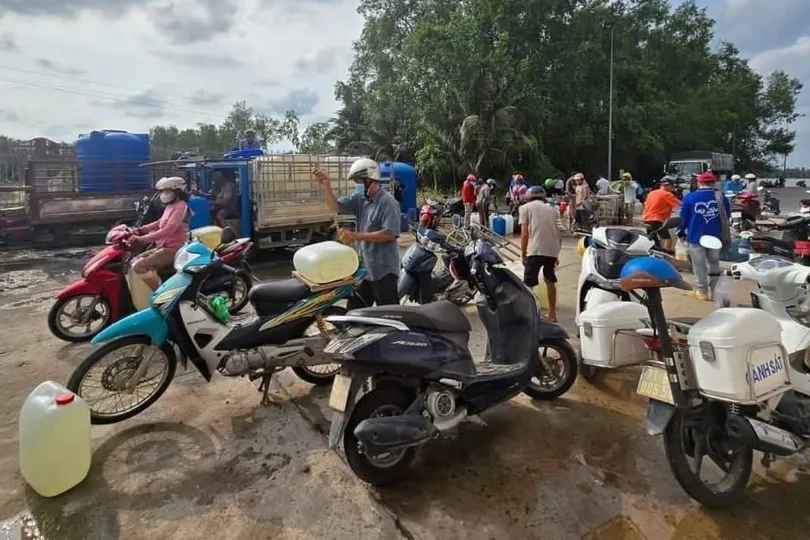 Chính quyền địa phương khuyến cáo người dân chủ động trữ ngọt để phục vụ sinh hoạt trong mùa hạn mặn