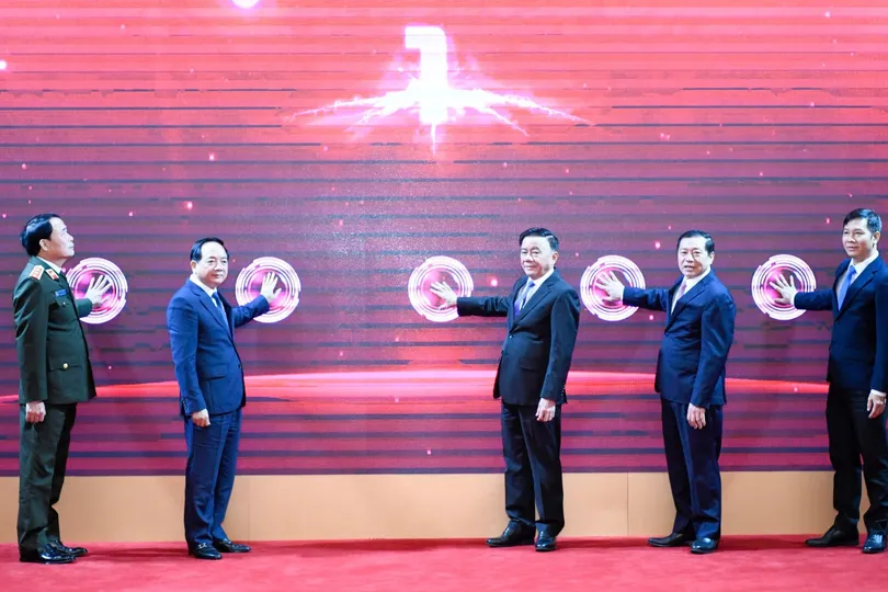 Ra mắt ứng dụng Tuyên giáo và Dân vận 