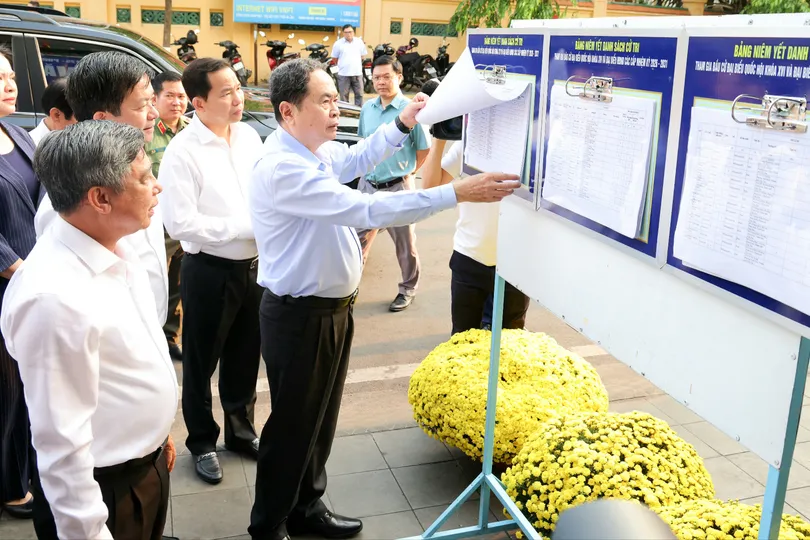 Chủ tịch Quốc hội Trần Thanh Mẫn kiểm tra công tác chuẩn bị bầu cử tại TP Cần Thơ