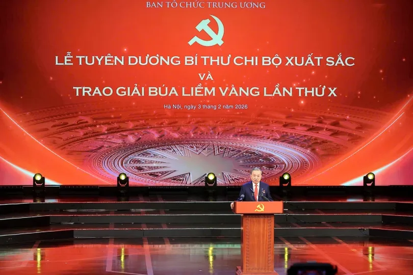 Tổng Bí thư Tô Lâm chỉ đạo tại Giải thưởng Búa liềm Vàng lần X năm 2025. Ảnh: TTXVN
