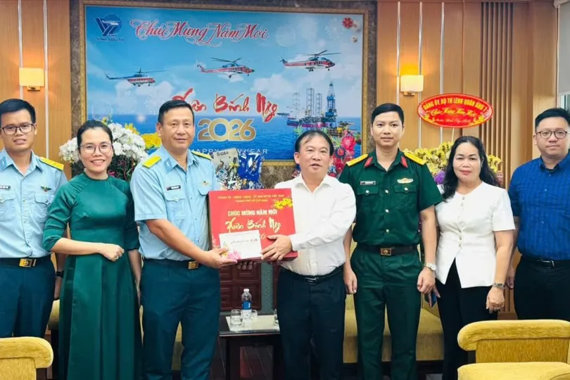 Đoàn đại biểu TPHCM đã đến thăm, chúc tết tại Công ty Trực thăng Miền Nam