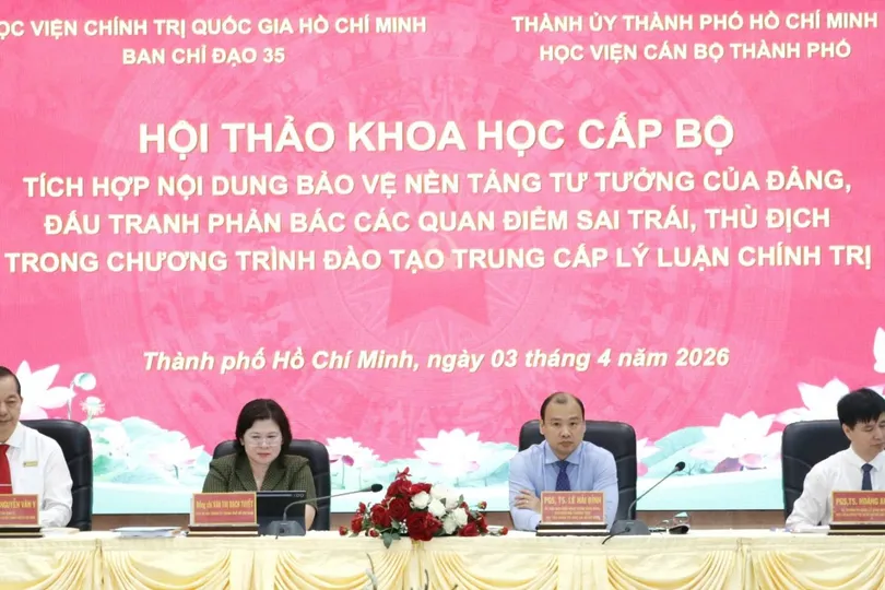Đổi mới đào tạo lý luận chính trị gắn với bảo vệ nền tảng tư tưởng của Đảng