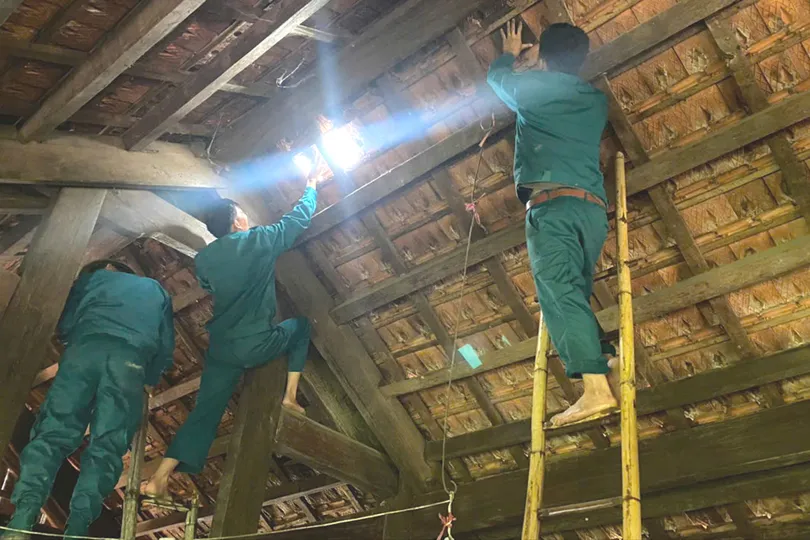 Mái nhà dân ở xã Thanh Bình Thọ bị cuốn tốc