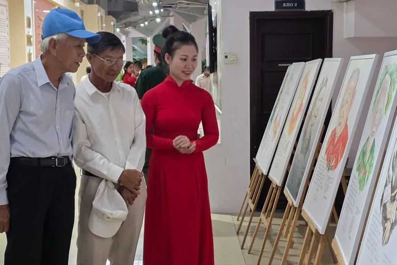 Trưng bày 90 hiện vật gốc là kỷ vật của các Anh hùng liệt sĩ, chiến sĩ cách mạng